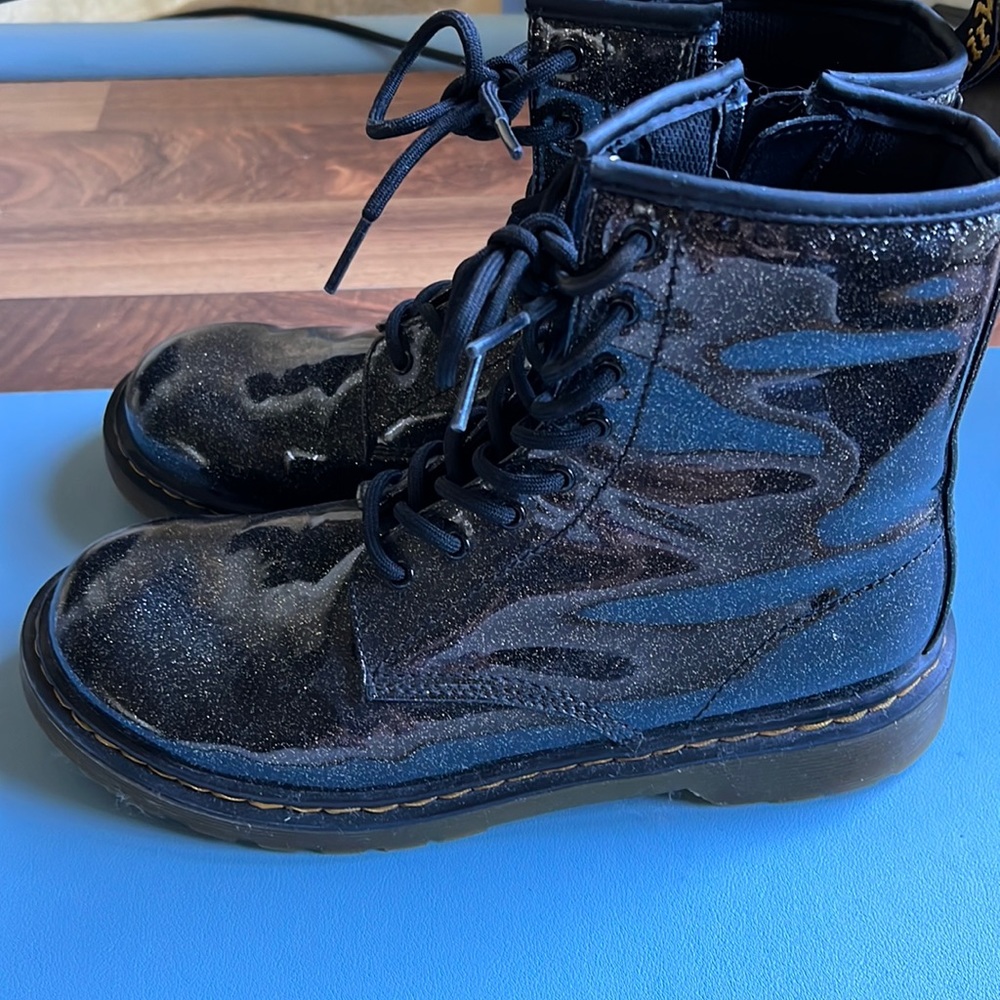 Dr. Martens women’s size 7 sparkle boot
